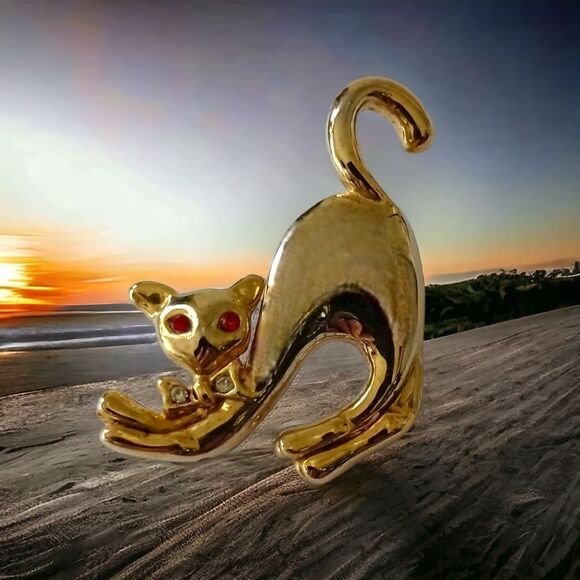 Vintage Stretching Cat Brooch Pin Liquid Gold Tone Red Rhinestone Eyes Sassy - Picture 11 of 14